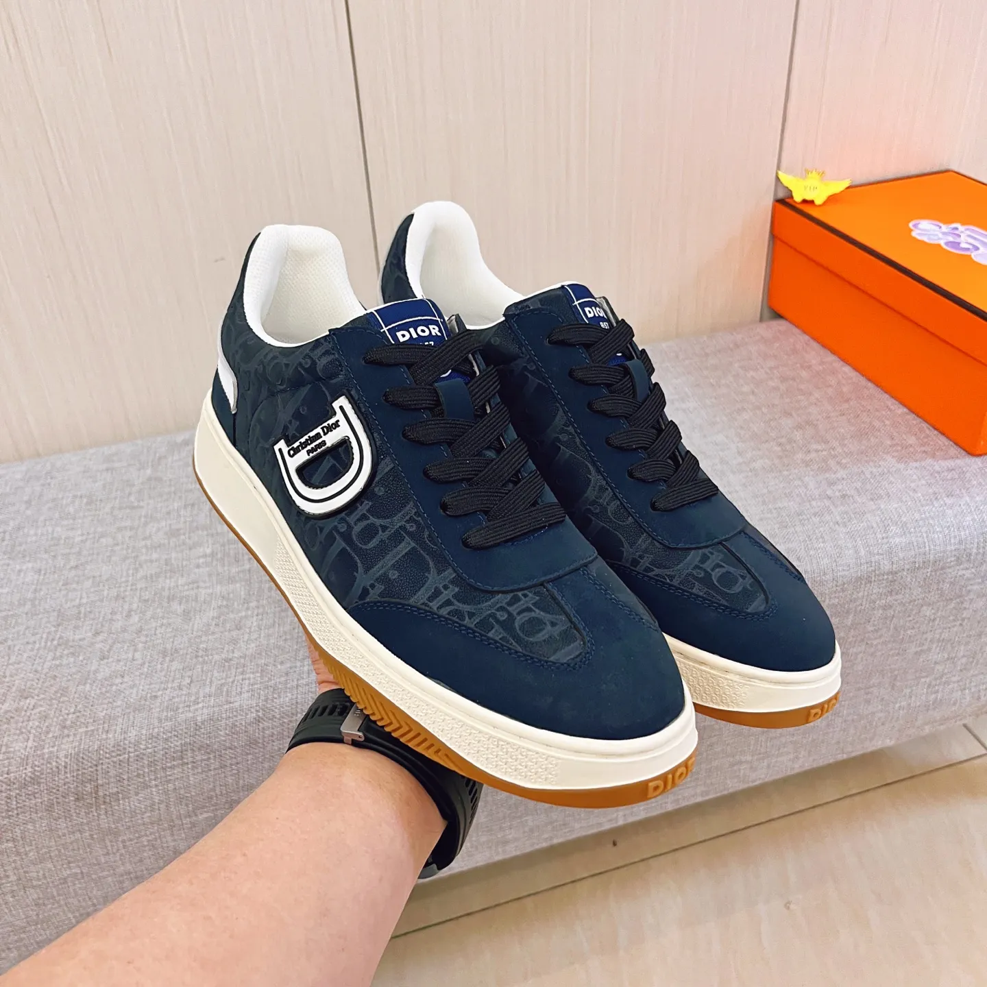 🚘🚘Factory batch 400💰[Dior]🔥Men's high-end brand of shoes official website 1:1 latest masterpiece: the upper is made of first-layer cowhide imported from Italy with a comfortable and breathable lining➕original non-slip and wear-resistant outsole🔥, making walking more convenient and comfortable! An exclusive new model, a stunning work, a beautiful 1:1 replica [color] compared to the official quality! Create a fashionable personality to set off your uniqueness! A must-have for trendy men! Classic🔥Size: 38-44 Color: 🔥Multiple colors available🔥.